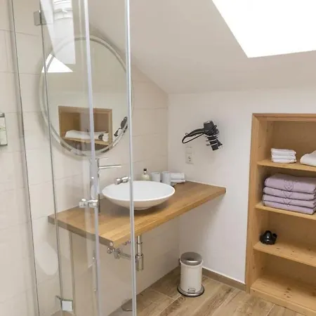 With 2 Bedrooms *